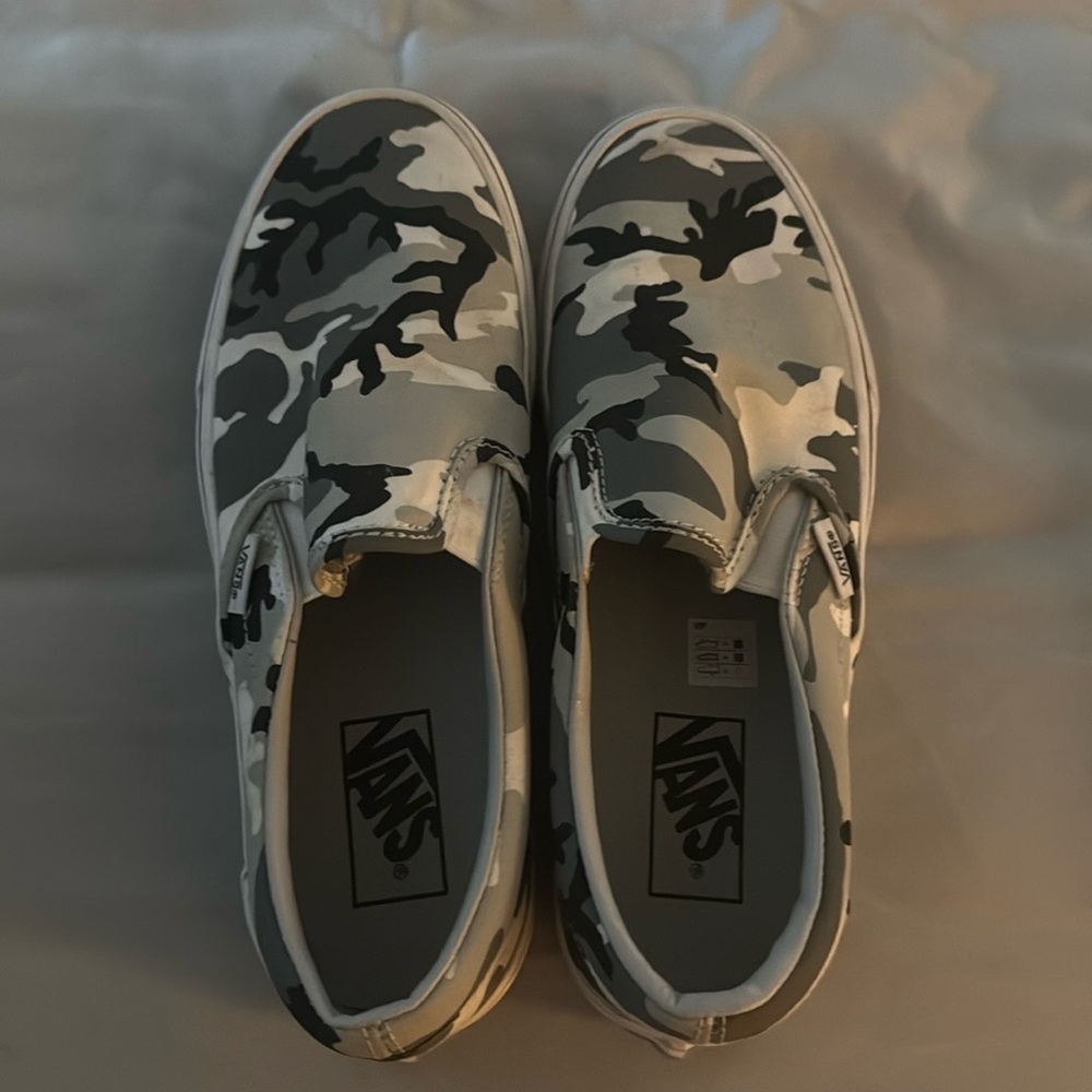 New Vans camo slip on shoes. Women’s 8, men’s 6.5